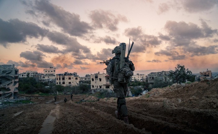 Israël en guerre : Tsahal découvre 100 sites de lancement de roquettes et élimine des dizaines de terroristes du Hamas à Gaza au cours des dernières 24 heures