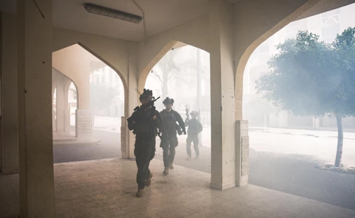 Israël en guerre : les forces de Tsahal ont arrêté 250 terroristes du Hamas et du Jihad islamique palestinien durant les raids dans le quartier de Hamad à Khan Yunès