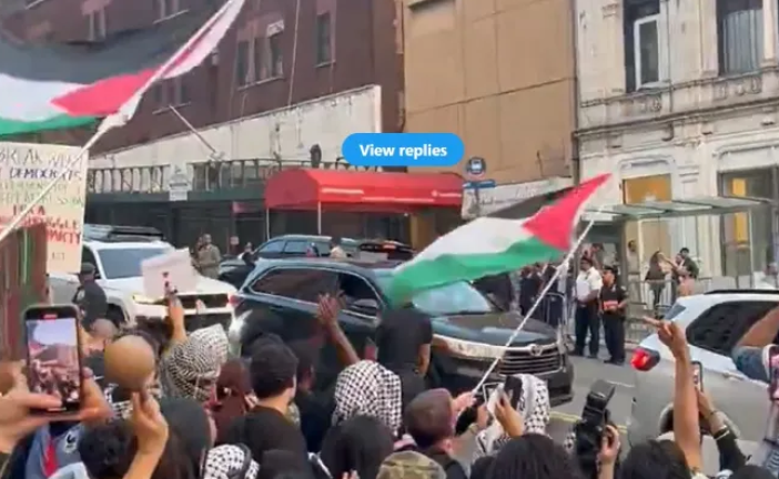 Video exceptionnelle  : de  La Candidate démocrate à la présidence des USA Harris à New York fait face à une manifestation propalestinienne