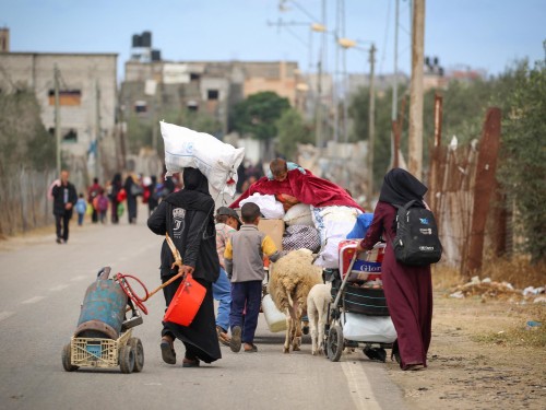 palestinians leaves rafah