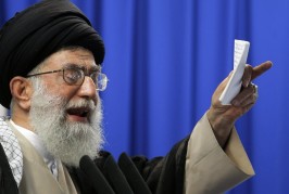 Opération Lion Levant : l’ayatollah Ali Khamenei menace les États-Unis, affirmant qu’il « y aura de lourdes conséquences » en cas de frappes américaines sur l’Iran