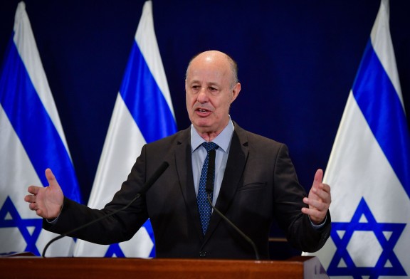 Opération Lion Levant : le chef israélien du conseil de sécurité nationale affirme que les frappes iraniennes visant des civils israéliens constituent « un crime de guerre »