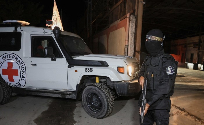 Israël en guerre : le Hamas devrait remettre ce soir à Israël le corps de deux otages décédés et les restes de huit otages dans les prochains jours