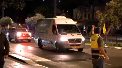 still-22039784-33449-824-still[1]