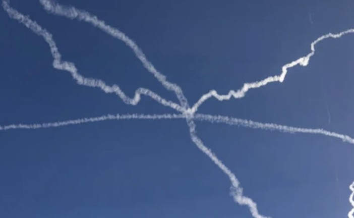 Alerte Info:  Huitième salve en provenance d&rsquo;Iran : un missile à sous-munitions intercepté, aucun blessé signalé