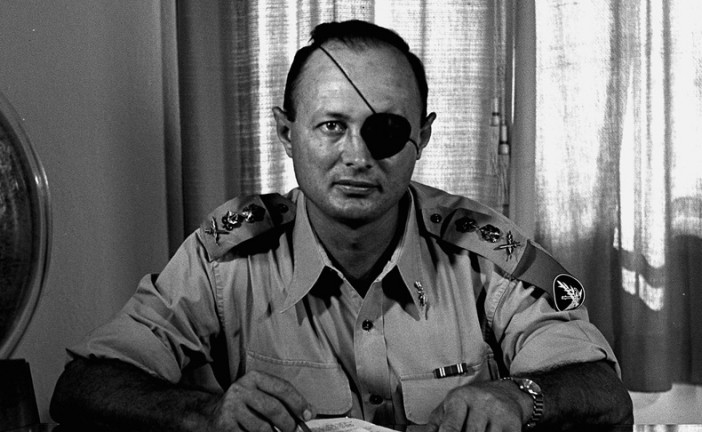 Déclassifié: Moshe Dayan interrogeait les rabbins “Et si nous avions rasé la Mosquée sur le Mont du Temple?”