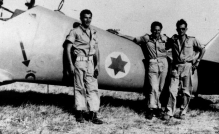 Durant la guerre  de l’indépendance , un pilote de chasse issue de US AIR FORCE arrete les colonnes Egyptiennes