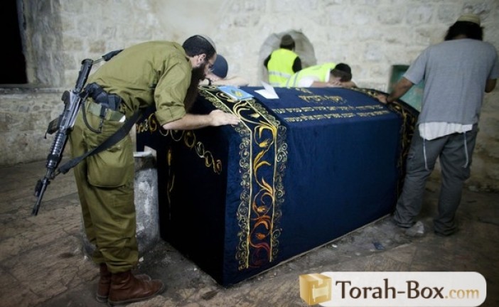 Des terroristes palestiniens ont tenté de brûler le Tombeau de Yossef Hatsadik