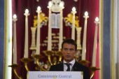 M. Valls à la Synagogue de Nazareth: « le combat contre l’antisémitisme est à reprendre ».