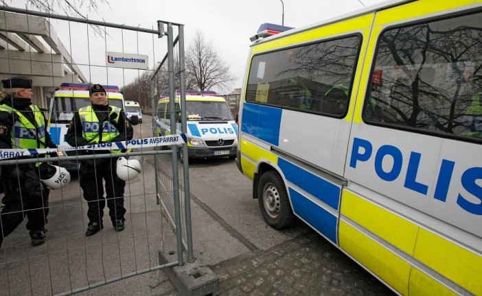 Suède: un homme armé d’un sabre blesse cinq personnes dans une école