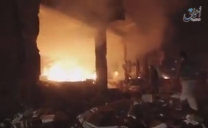[Vidéo] L’Etat Islamique en feu sous les bombardements par la France et les Etats-Unis