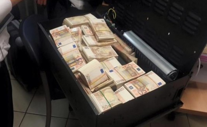Les douaniers israéliens découvrent un magot dans la valise d’un passager français 500 000 €