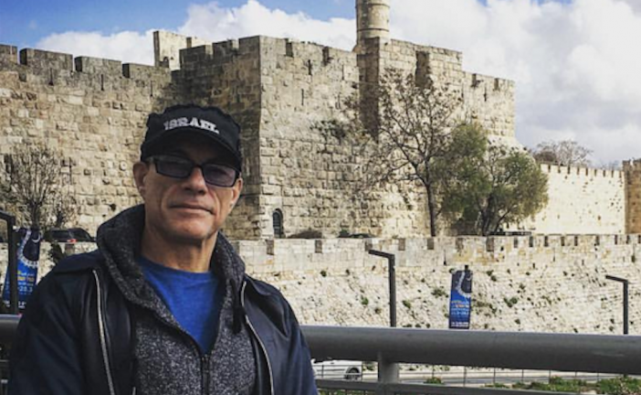La venue de Jean-Claude Van Damme en Israël provoque la haine des pro-palestiniens.