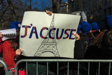 Des étudiantes manifestent à New York contre la montée de l’antisémitisme en France
