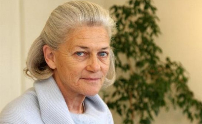 Mode islamique : Elisabeth Badinter appelle les femmes au boycott des marques
