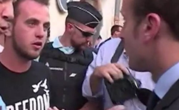 Video : Le tee-shirt pro-palestinien à l’origine du clash d’Emmanuel Macron contre des militants de Nuit debout