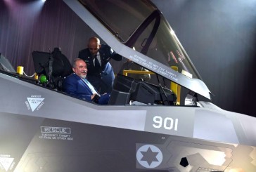 [Vidéo] Israël : Lieberman reçoit le premier des 75 avions de chasse F-35-Adir