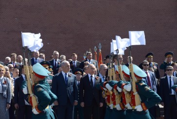 La Russie célèbre la victoire sur l’Allemagne nazie avec une parade militaire en compagnie de Benyamin Netanyahou