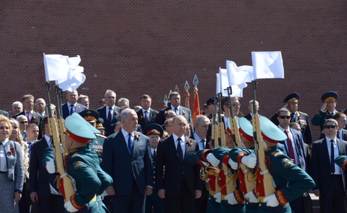 La Russie célèbre la victoire sur l’Allemagne nazie avec une parade militaire en compagnie de Benyamin Netanyahou