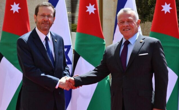 Le président israélien Isaac Herzog s’est entretenu avec le roi de Jordanie pour discuter des développements diplomatiques dans la région