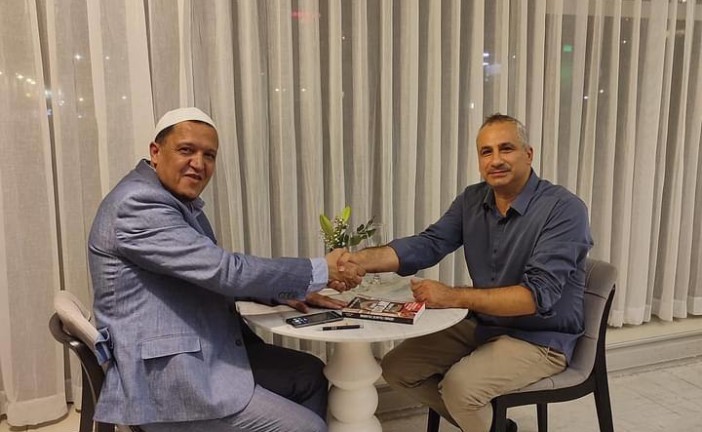 Rencontre entre l’Imam   Hassen Chalghoumi et le Dr Edy Cohen à Tel-Aviv.