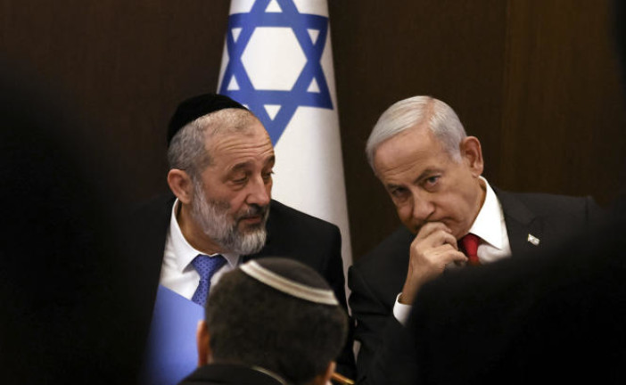 La procureure générale de l’État d’Israël demande à Benjamin Netanyahu de démettre Arye Deri de ses fonctions ministérielles