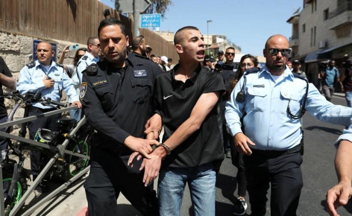 Les forces de sécurité israéliennes arrêtent deux palestiniens soupçonnés d’avoir préparé un attentat à Netanya
