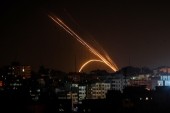 Des terroristes palestiniens tirent une roquette depuis Gaza vers Israël, Tsahal en état d’alerte