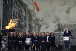 Le président de l’État Israël Isaac Herzog commémore le 80e anniversaire du soulèvement du ghetto de Varsovie en Pologne