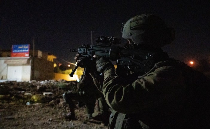 Les forces israéliennes arrêtent huit personnes recherchées dans toute la Judée-Samarie