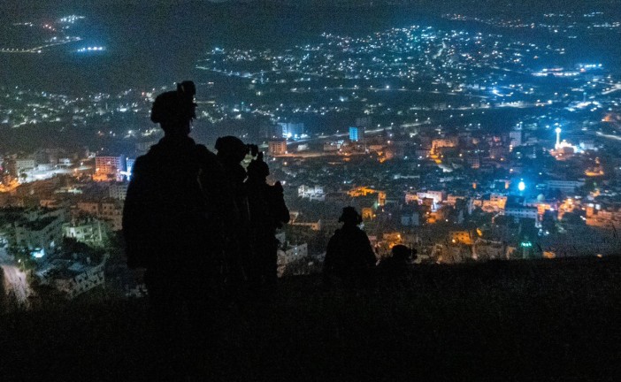 Les forces israéliennes arrêtent six personnes recherchées dans toute la Judée-Samarie