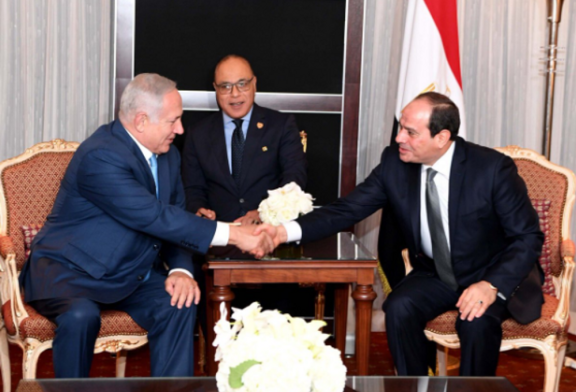 Attentat à la frontière israélo-égyptienne : le président égyptien présente ses condoléances à Benjamin Netanyahu lors d’un entretien téléphonique
