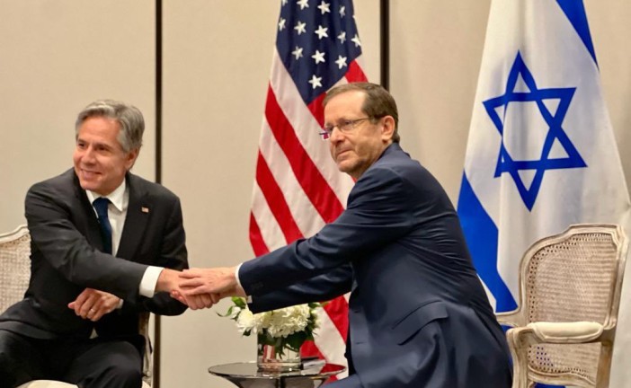 Isaac Herzog rencontre le secrétaire d’État américain Anthony Blinken lors de sa visite aux États -Unis