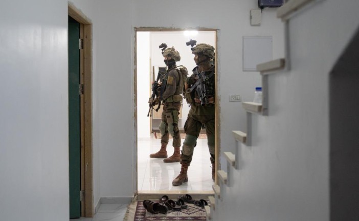 Les forces israéliennes arrêtent 32 personnes recherchées dans toute la Judée-Samarie