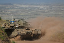 Des chars de Tsahal frappent deux bâtiments de l’armée syrienne situés dans une zone de séparation entre Israël et la Syrie