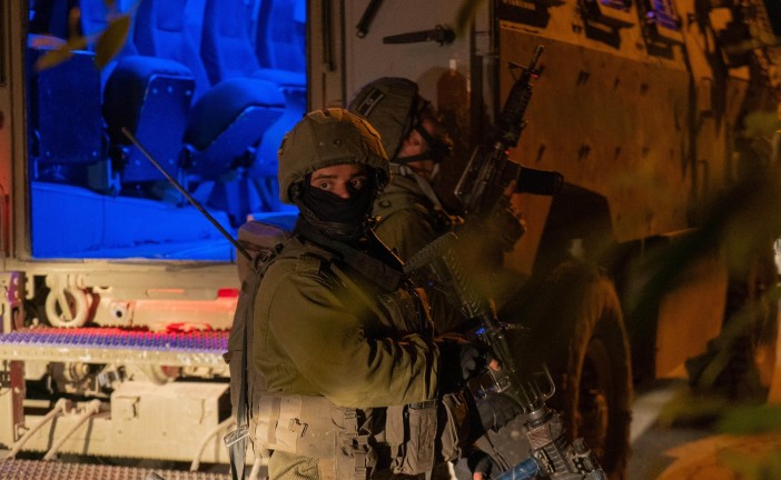 Les forces israéliennes arrêtent dix-huit personnes recherchées dans toute la Judée-Samarie