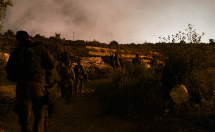 Les forces israéliennes arrêtent cinq personnes recherchées dans toute la Judée-Samarie