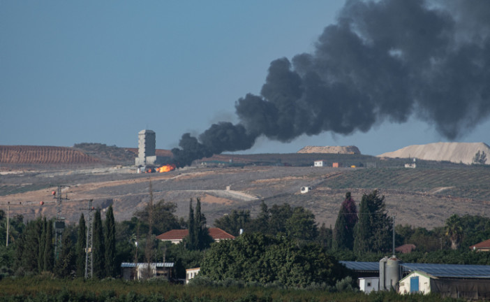 Israël en guerre : le Hezbollah lance un massif barrage de 100 roquettes dans le nord d’Israël, Tsahal riposte