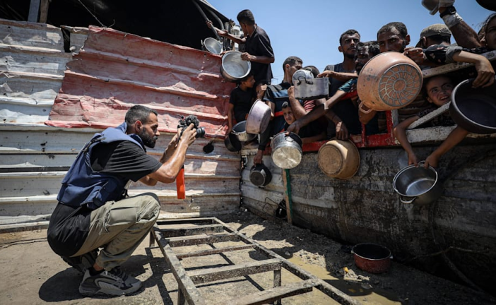 Israël en guerre : deux journaux allemands révèlent qu’un photographe de Gaza a mis en scène une photo montrant des gazaouis prétendument « affamés »