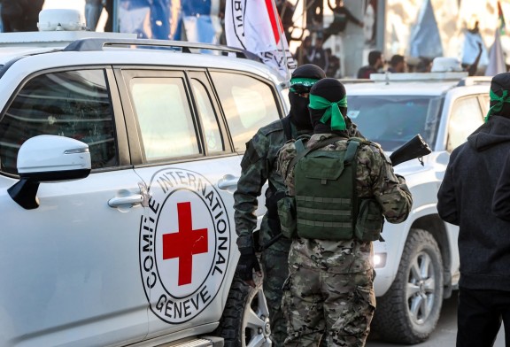 Israël en guerre : le Hamas restitue les restes d’un ex-otage déjà libéré et viole encore le cessez-le-feu en cous à Gaza