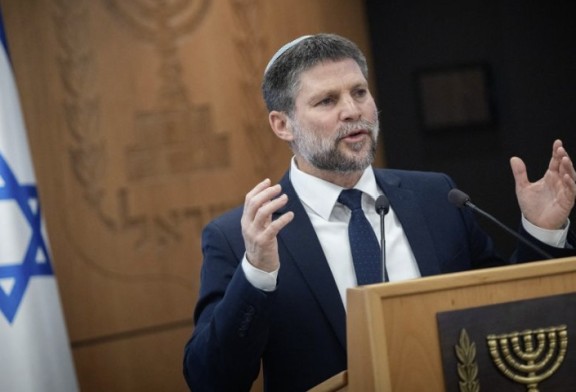 Bezalel Smotrich : « Si des responsables ont travaillé pour le Qatar, leur place est en prison