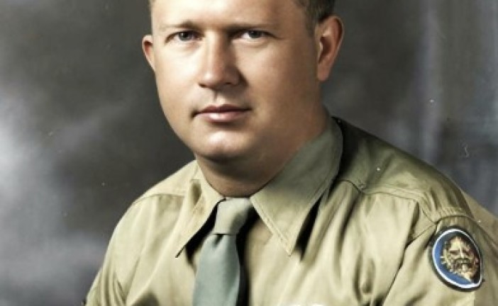 En Janvier 1945 dans un  camp &nbsp;&raquo; Un commandant nazi ordonna aux prisonniers juifs de faire un pas en avant. Mais à la place, 1 275 soldats américains se levèrent d&rsquo;un seul mouvement et déclarèrent : « Nous sommes tous juifs ici. »